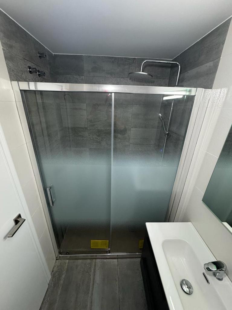 Apartment 1 Minute Walking From Playa Del Cura ตอร์เรเวียคา ภายนอก รูปภาพ